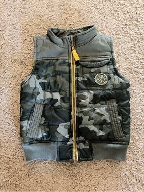 Oshkosh Toddler Camo Puffer Vest with Yellow Trim -3T